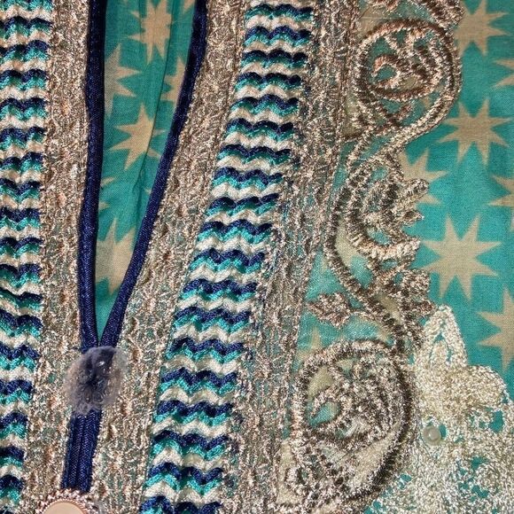 Handmade Size Small Stunning Embroidered Split V Neck Traditional Indian Gown - Picture 3 of 3